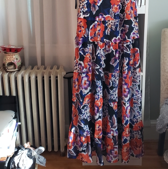 Long maxi dress. - Picture 2 of 2